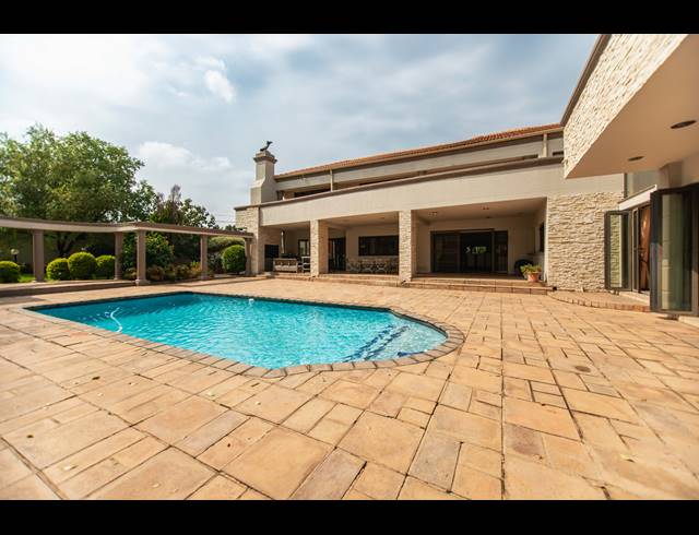5 BEDROOM HOUSE FOR SALE IN DOWERGLEN EXT 4